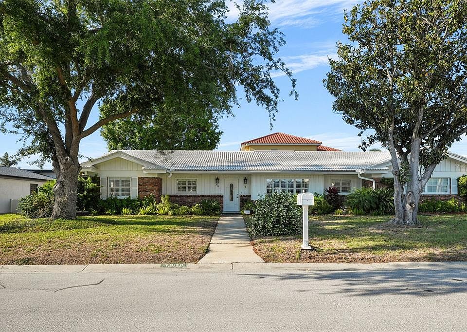 1st image of 3918 Versailles Dr