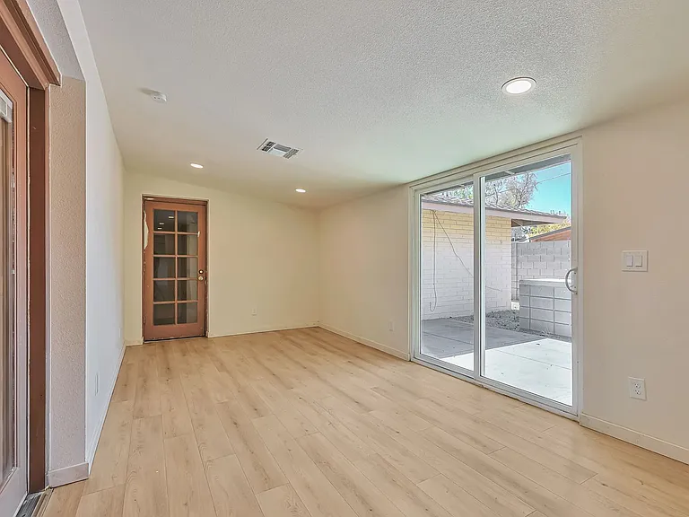 727 E Vista Del Cerro Dr — Photo 19