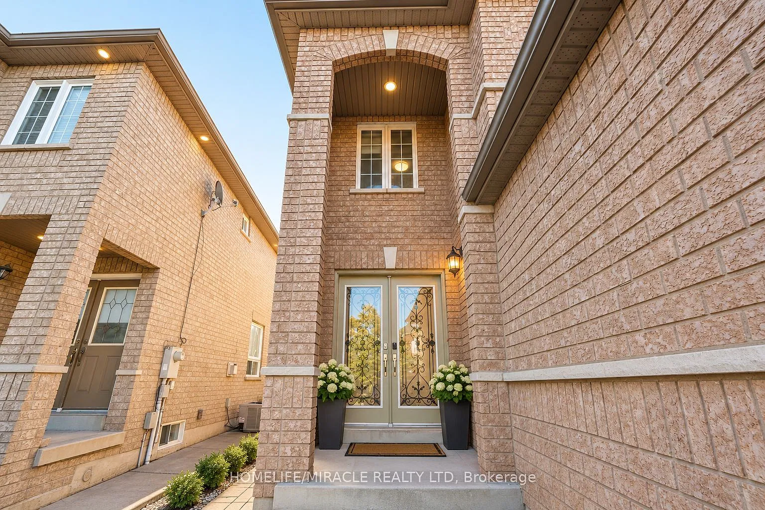 4 bed, $3,600 — Photo 2