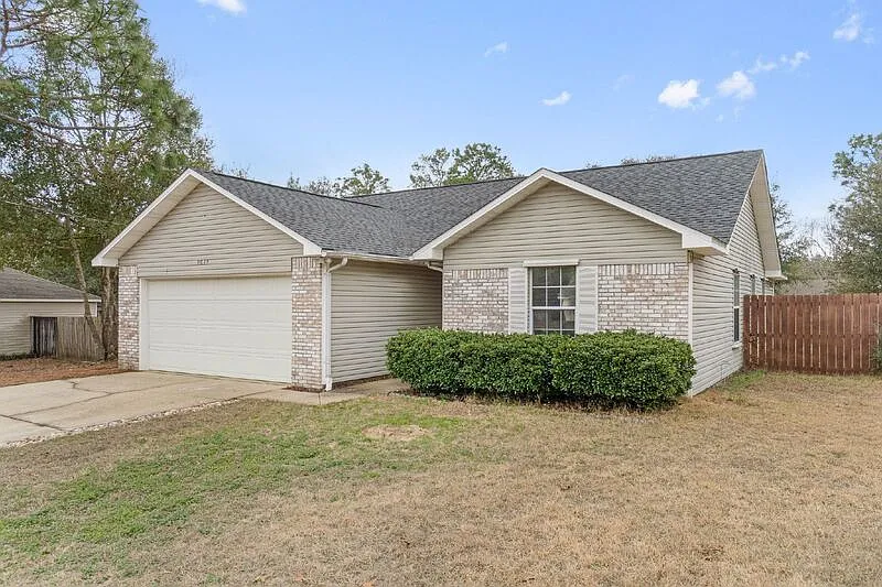 3 bed, 2.0 bath, 1220 sqft, $1,795 — Photo 2