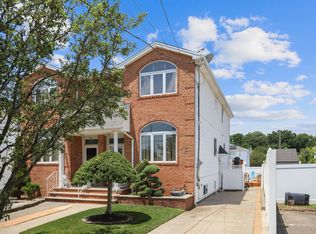 11 Kennington St, Staten Island, NY 10308