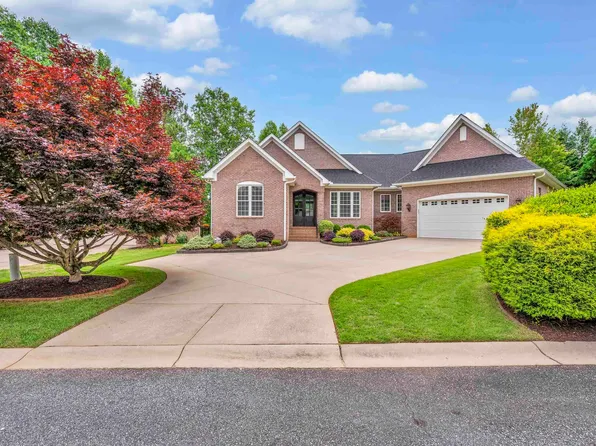 422 Hunters Cir, Greenville, SC 29617