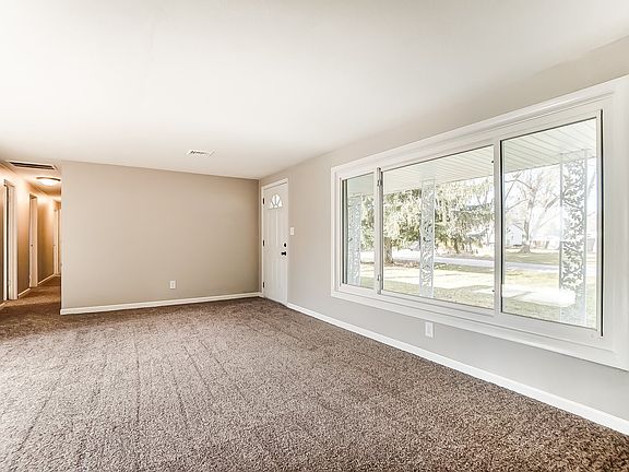 5th image of 2820 Garden Park Dr