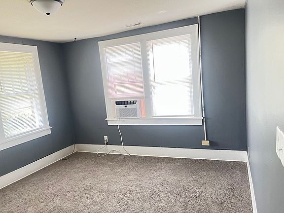 2nd image of 628 W Locust Ave