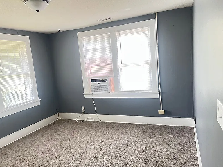 628 W Locust Ave — Photo 2