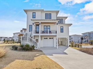 11 Amidships Ln, Hampstead, NC 28443