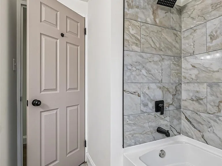4250 Piper Ln — Photo 24