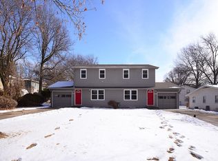 7711 N Ridge Dr, Omaha, NE 68112