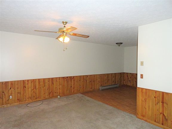 4th image of 16 Willowood Ln