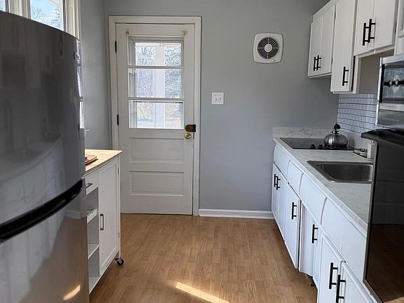 5th image of 3010 Thomas Rd