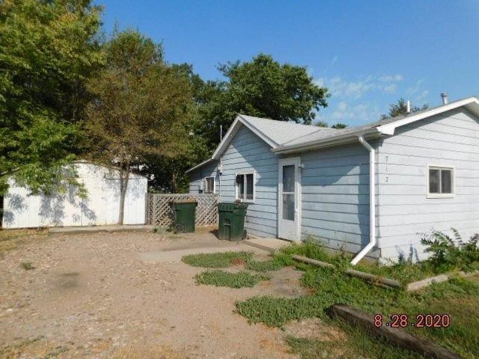 1st image of 712 S Bryan Ave