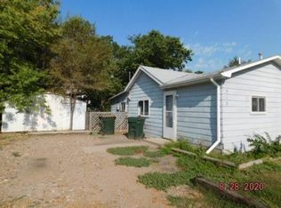 712 S Bryan Ave, Wallace, NE 69169