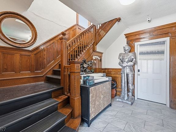 4th image of 334 1St Ave #2
