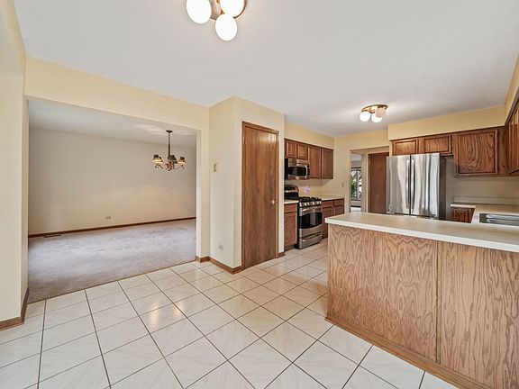 4th image of 1775 Lakeview Dr #A
