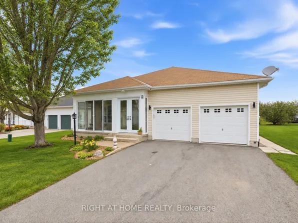 5 Park Place Ln, Clarington, ON L1B 0B2