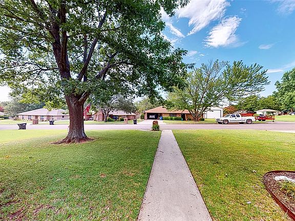 2nd image of 4025 Crescent Valley Cir