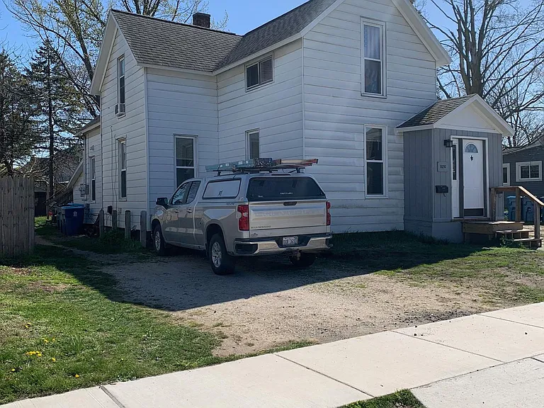 1126 Fulton Ave — Photo 1