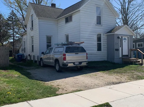 1126 Fulton Ave, Grand Haven, MI 49417