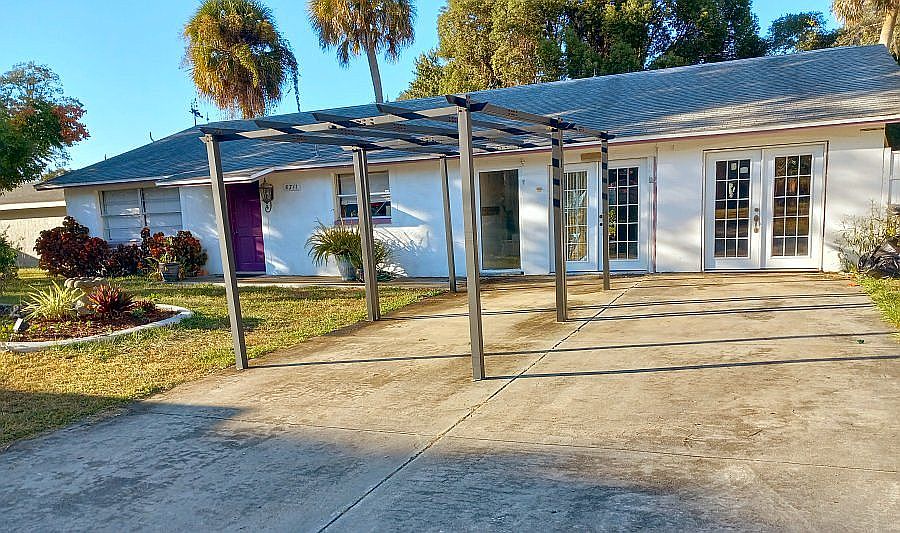 8711 Longboat Lane
