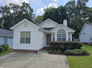 12 Lantern Ln, Greer, SC 29651