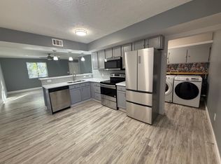 3243 Summerdale Ln, Columbus, OH 43221