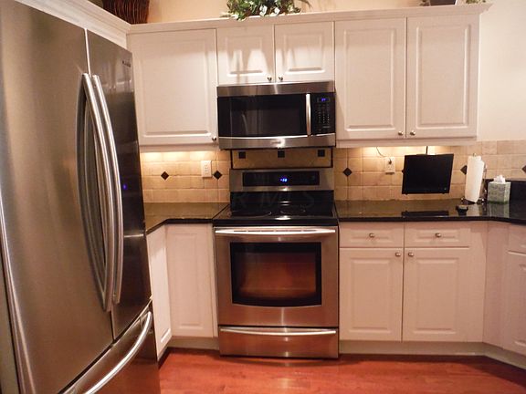 3rd image of 7730 Blue Juniper Dr