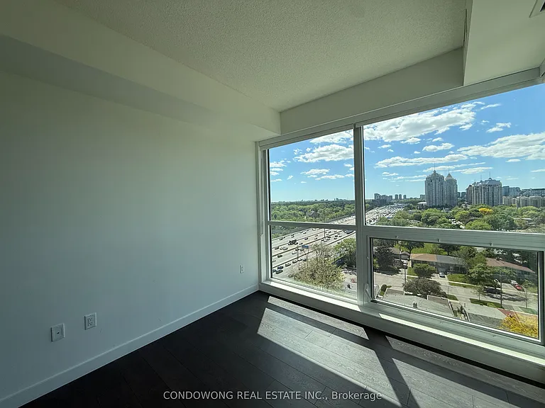 25 McMahon Dr #1807 — Photo 5