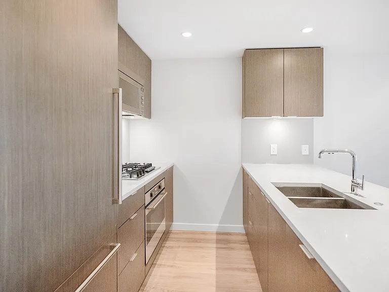125 E 14th St #XXXX — Photo 9