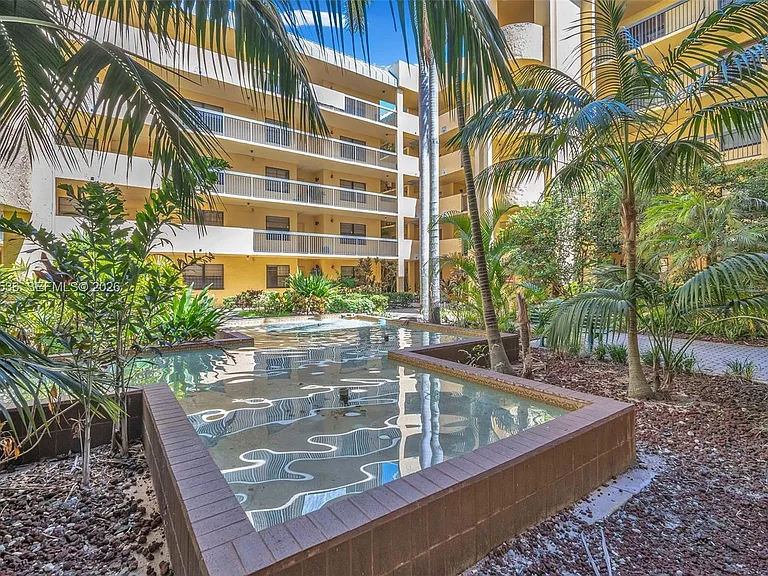 6575 W Oakland Park Blvd #218 — Photo 25