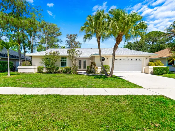 803 Silverbell Lane, Wellington, FL 33414