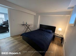 3208 Colonial Dr, Mississauga, ON L5L 5K9