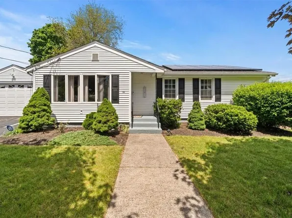 26 City View Pkwy, Johnston, RI 02919