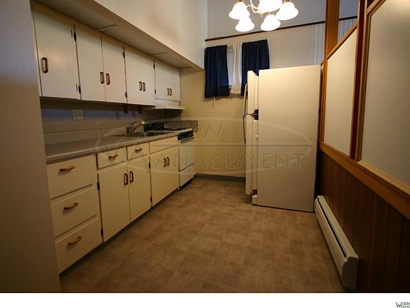 3rd image of 1128 Custer Ave APT 2