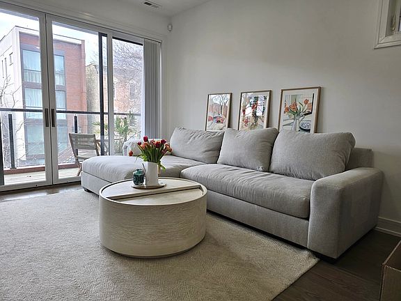 2nd image of 877 N Marshfield Ave #2
