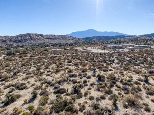 321 Pioneer Dr, Morongo Valley, CA 92256