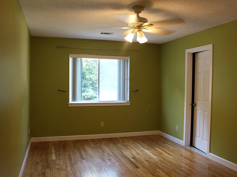 75 Florence Way — Photo 23