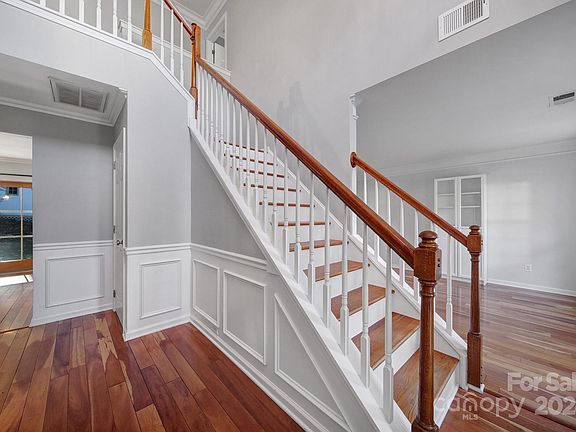 2nd image of 13938 Kings Carriage Ln