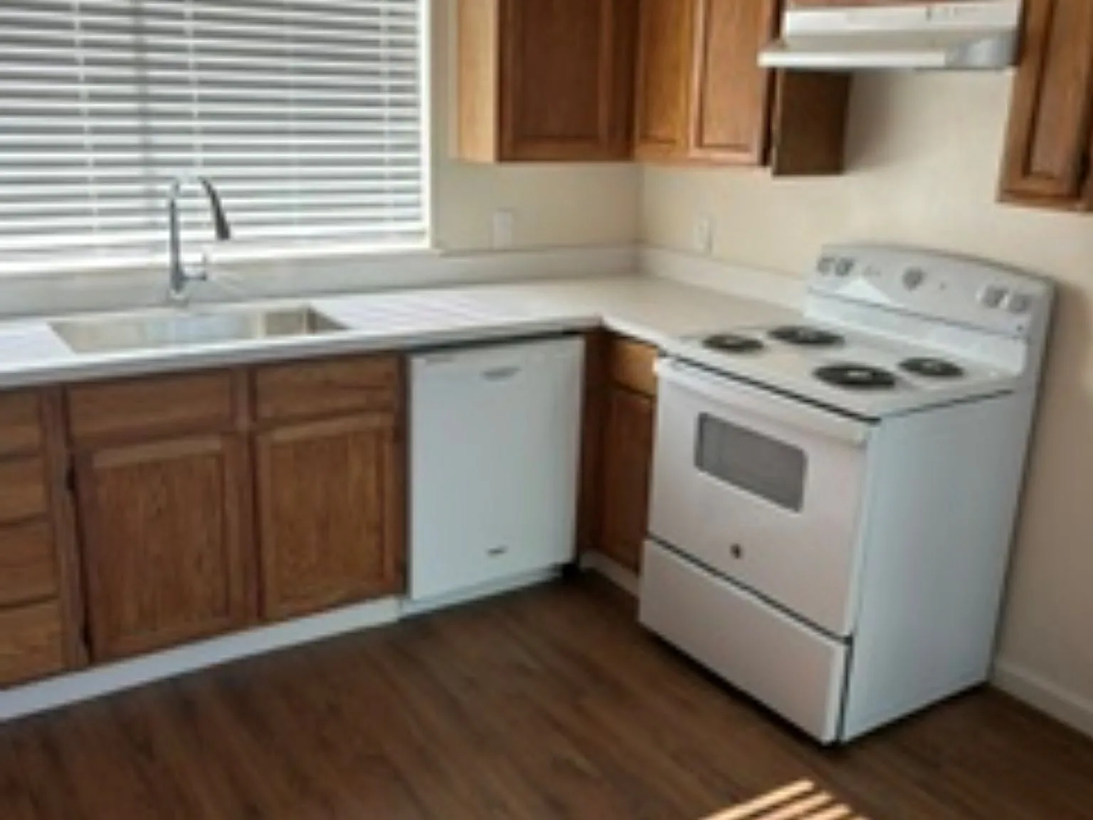 3 bed, 1450 sqft, $3,650 — Photo 4