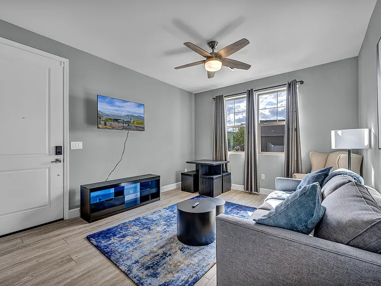518 Riverbed Cir — Photo 25