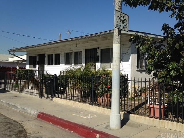 1st image of 905 W E St