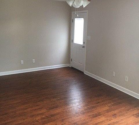 3rd image of 724 Village Creek Dr APT D
