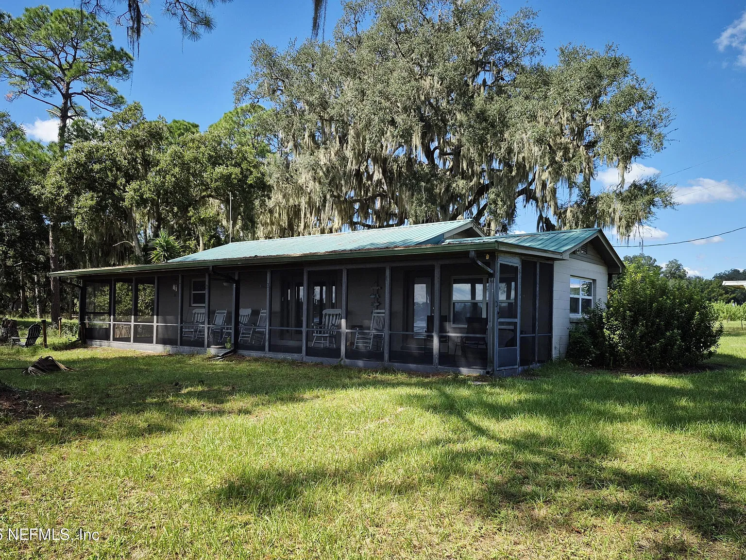 3 bed, 1.0 bath, 1080 sqft, $1,600 — Photo 2