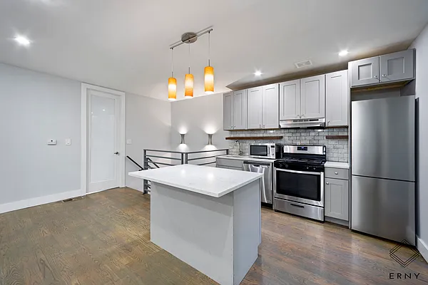 Rented by ERNY LLC | media 18