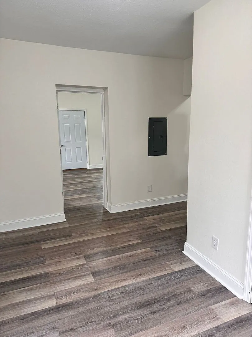 616 Bellaire — Photo 1