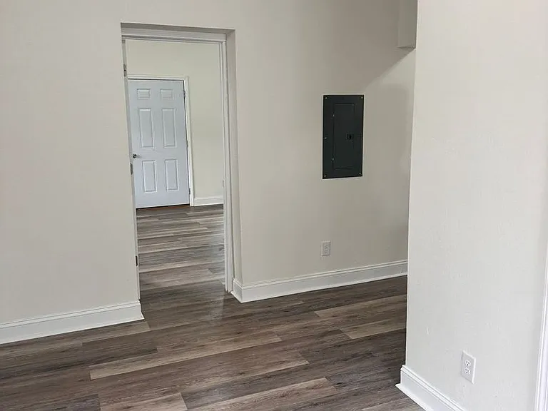 616 Bellaire Ave — Photo 1