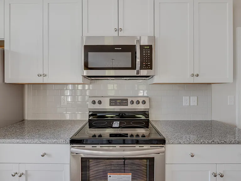 7450 O'Hara St — Photo 8