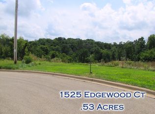 1525 Edgewood Ct, Platteville, WI 53818