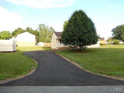 3rd image of 163 Sunrise Dr