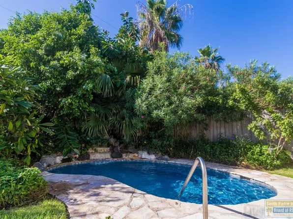 121 E Gardenia St, South Padre Island, TX 78597