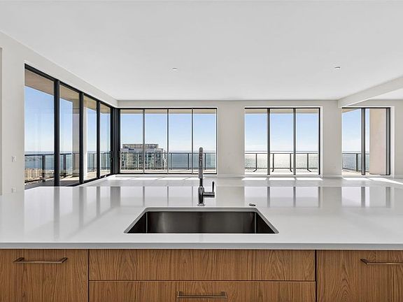 4th image of 275 1ST AVENUE S #4202